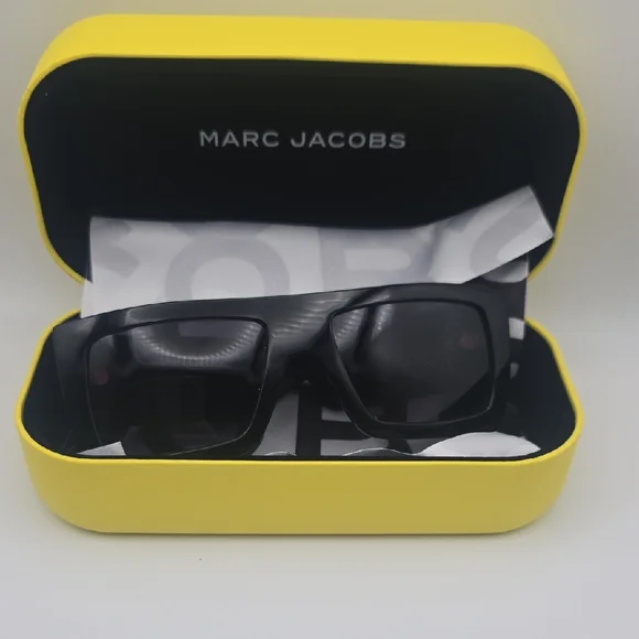 Marc Jacobs Black The Sunglasses Women's Sunnies (NWOT)(CASE/DUST CLOTH)🖤🤍🖤